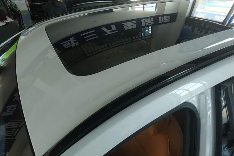 Used Dongfeng eπ eπ008 2025 210Max Range-Extended Version 5 Seats Roof