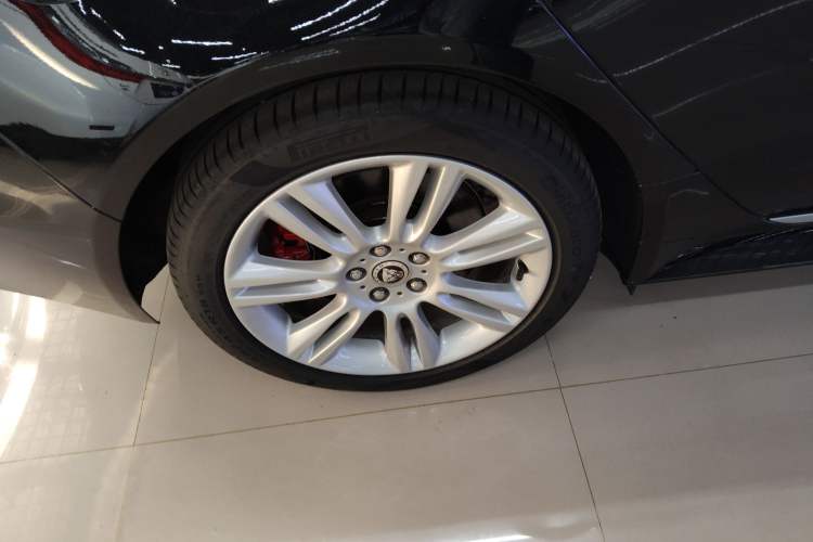 Used Jaguar XEL 2025 2.0T 250 PS R-DYNAMIC 90th Anniversary Edition