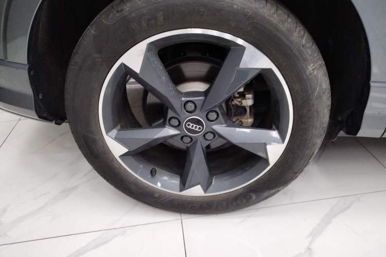 Used Audi Q3 2023 35 TFSI Fashion Dynamic Model (1.4T) Right Rear Wheel Hub