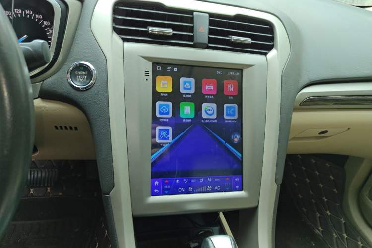 Used Ford Mondeo 2013 2.0L GTDi 200 Fashion Edition Audio And AC Panel