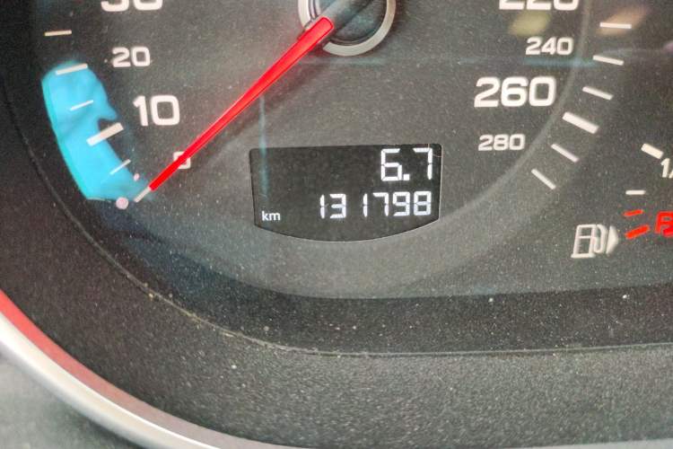 Used Audi Q7 2013 35 TFSI Technology Edition Odometer Close Up