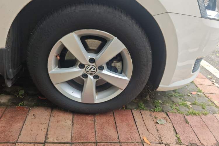 Used Volkswagen Lavida 2013 Revised Classic 1.6L Automatic Fashion Edition
