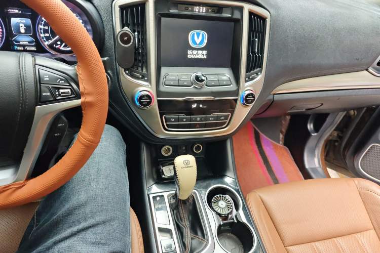 Used CHANGAN CS95 2017 2.0T Two-Wheel Drive Zhitu Edition
