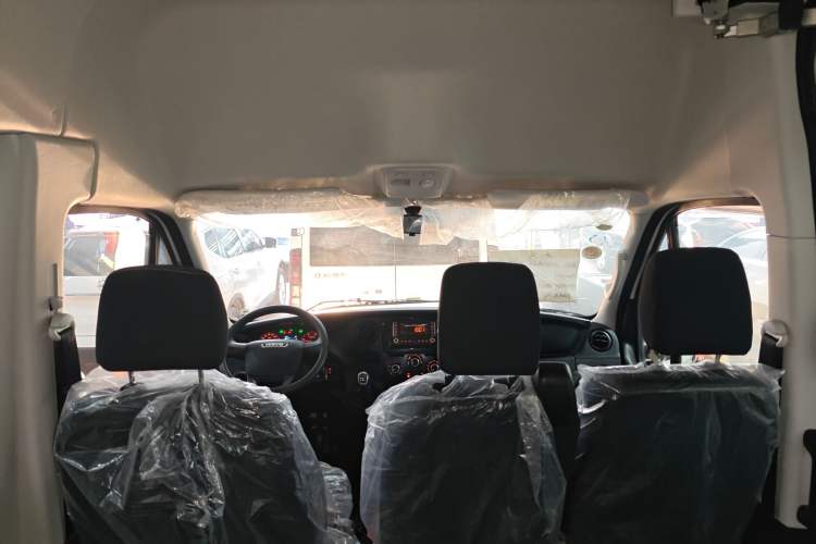 Used Iveco Eurocargo 2021 2.0T Manual Super-Rui Short Wheelbase High-Roof Side-Sliding Door F1A