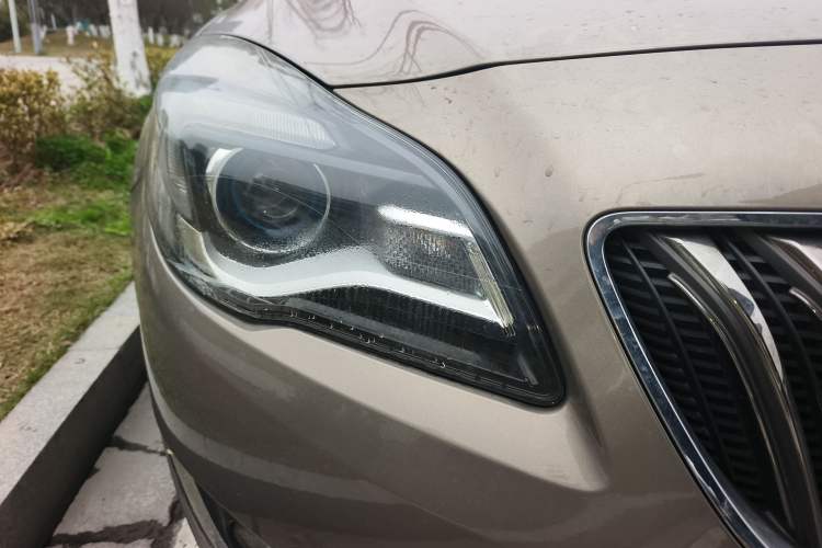 Used Buick Regal 2014 1.6T Fashionable Tech Edition Right Front Headlight