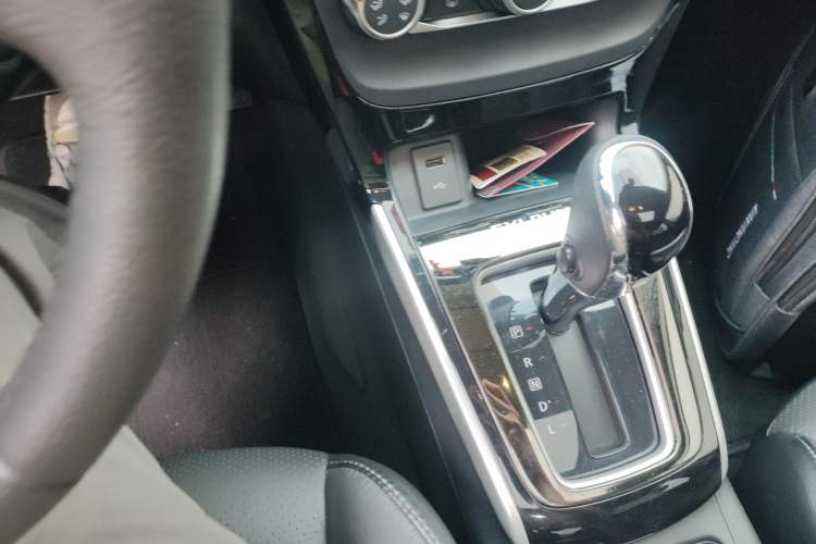 Used Nissan Sylphy 2019 1.6XV CVT Smart Connect Luxury Edition China V Standard Gear Lever