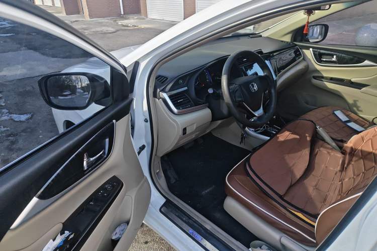 Used Honda Crider 2015 1.8L automatic comfort version