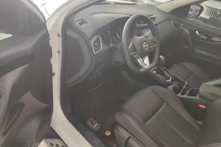 Used Nissan Qashqai 2023 Classic 2.0L CVT XV Comfort Edition
