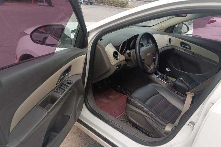 Used Chevrolet Cruze 2015 1.5L Classic SE MT
