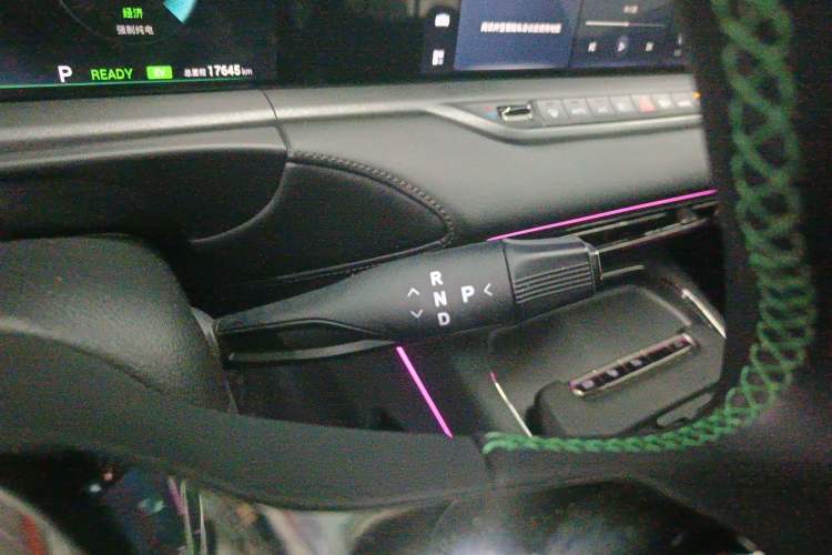 Used VOYAH FREE 2025 318 318 km Rear-Drive Touring Edition