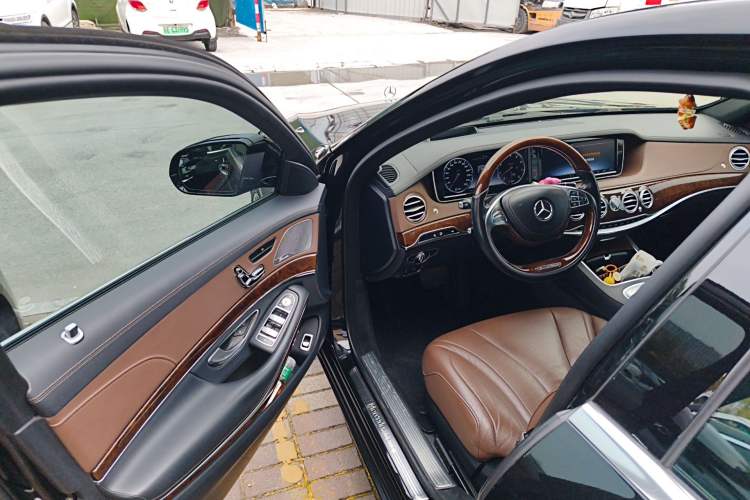 Used Mercedes-Benz S-Class 2017 S 320 L Luxury Model