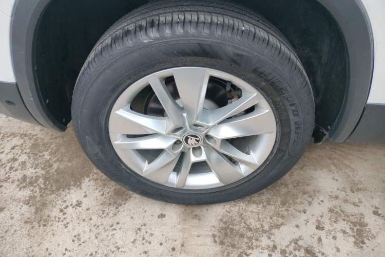 Used Skoda Kodiaq 2019 Facelifted TSI330 5-Seater Two-Wheel-Drive Luxury Enjoyment Edition China VI Standard