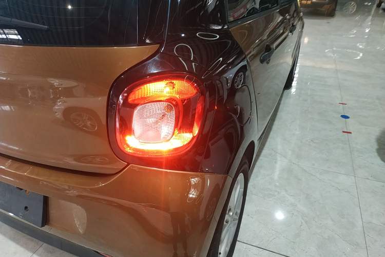 Used smart forfour 2016 1.0L 52 kW Dynamic Edition
