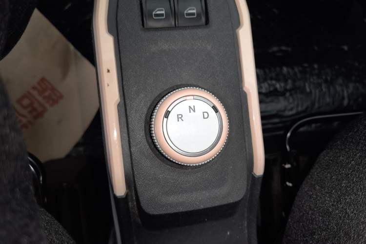 Used Chery QQ QQ Ice Cream 2022 170km Sundae Phosphate Lithium-Ion
