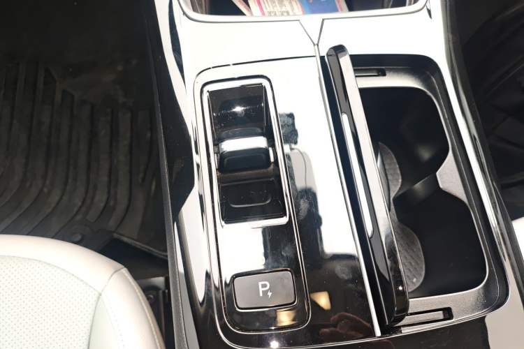 Used Venucia V DD-i 2023 110 km iE Version
