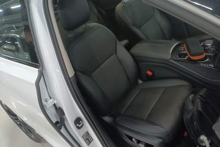 Used Hongqi HS3 PHEV 2025 Model PHEV 117km Jingwei PLUS Edition