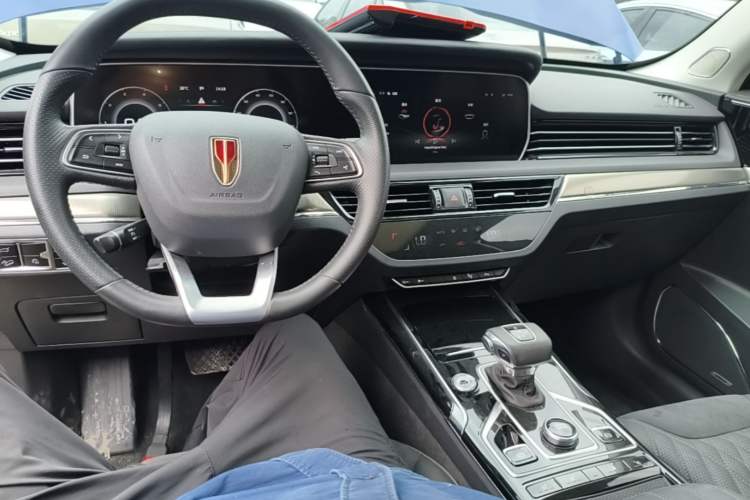 Used Hongqi HS5 2022 Revised Version 2.0T Smart Connect Flagship Edition
