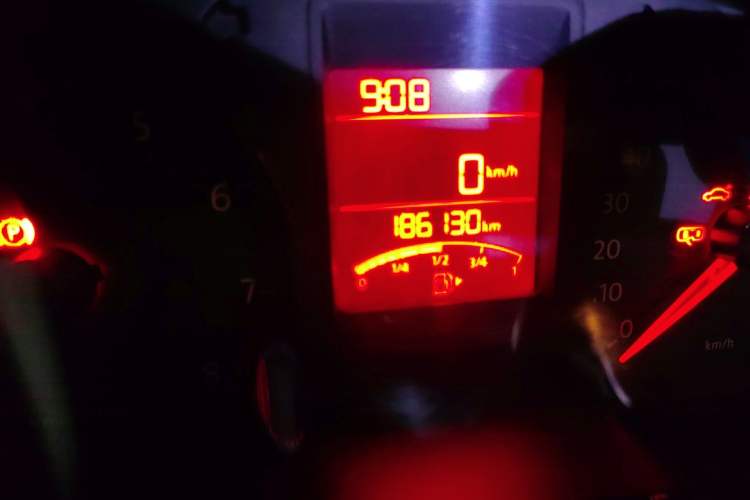 Used Volkswagen Jetta 2013 1.6L Manual Comfort Model Odometer Close Up