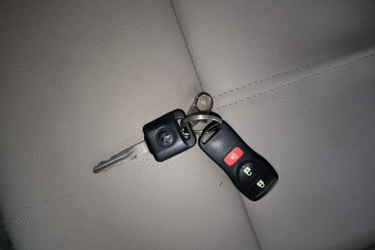 Used Venucia R50 2013 1.6L Automatic Luxury Edition
