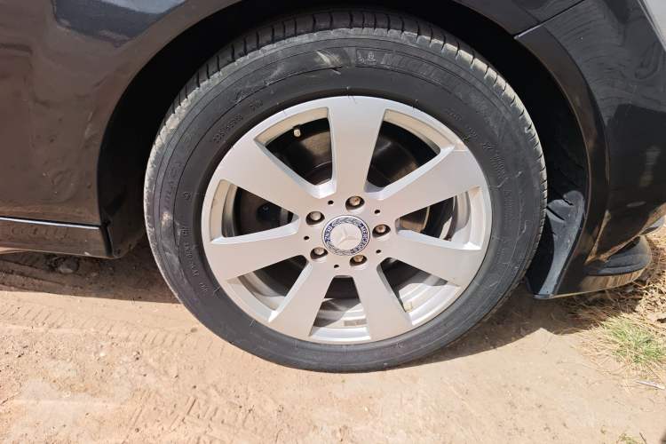 Used Mercedes-Benz C-Class 2011 C 180K Classic model