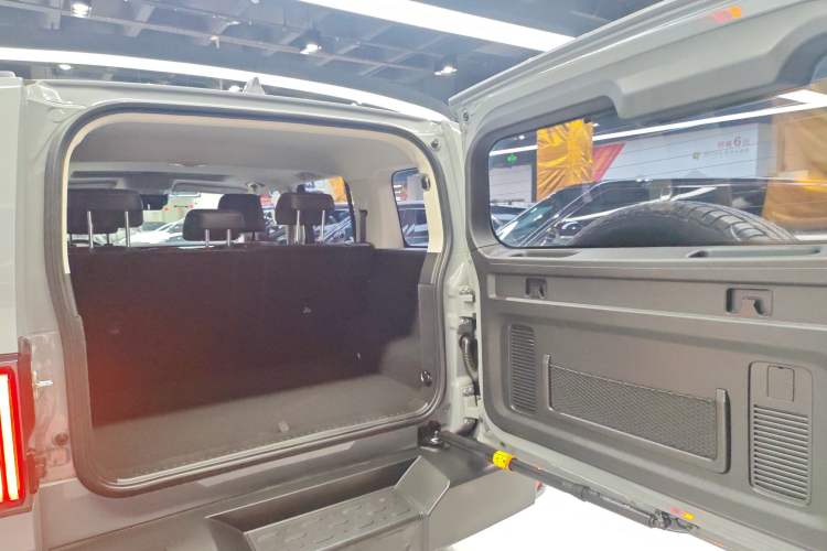 Used Tank 300 2021 City Edition 2.0T—Truly Stylish Trunk