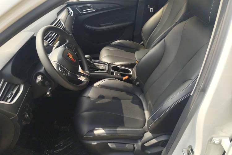 Used Roewe i5 2020 1.5L Automatic 4G Connect Luxury Flagship Edition
