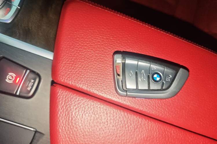 Used BMW 5 Series 2019 Restyled 530Li Luxury Edition M Sport Package Vehicle Key