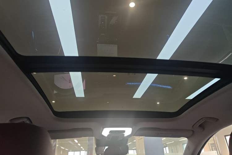 Used Hongqi H5 2025 2.0T Automatic Flag Edition – 500 000 Units Commemorative Version Headliner