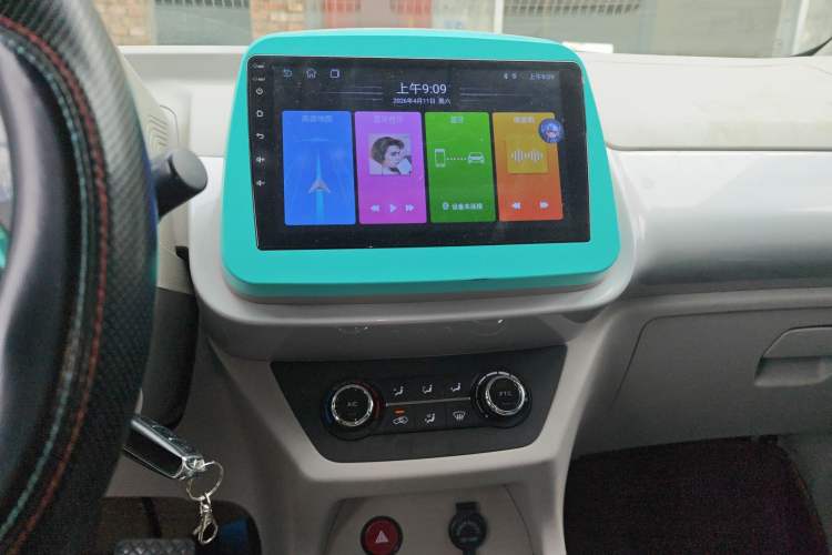 Used JMEV Xiao Qilin 2023 Joyful Edition 201km Luxury Model Audio And AC Panel