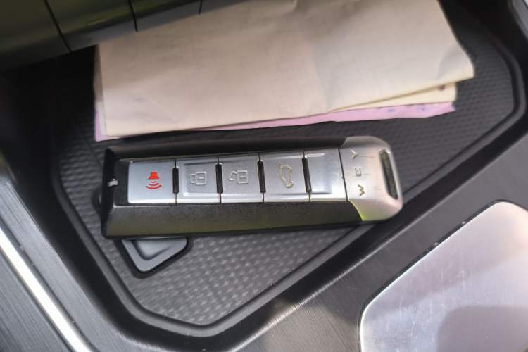 Used Wey VV6 2020 2.0T Two-Wheel Drive Smart Enjoyment+
