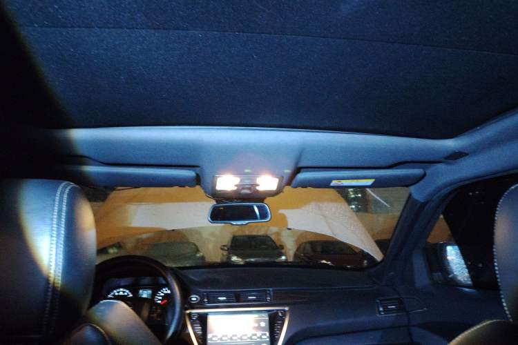 Used Land X7 2015 2.0T Panoramic Prestige Edition