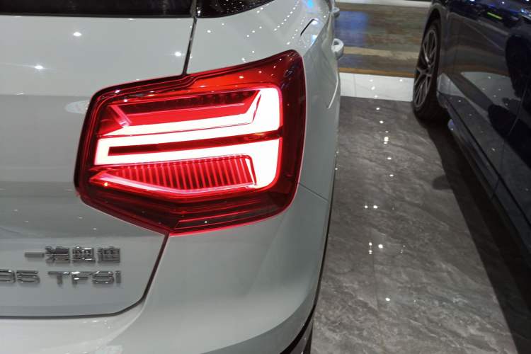 Used Audi Q2L 2018 35 TFSI Launch Exclusive Edition China VI Right Rear Taillight