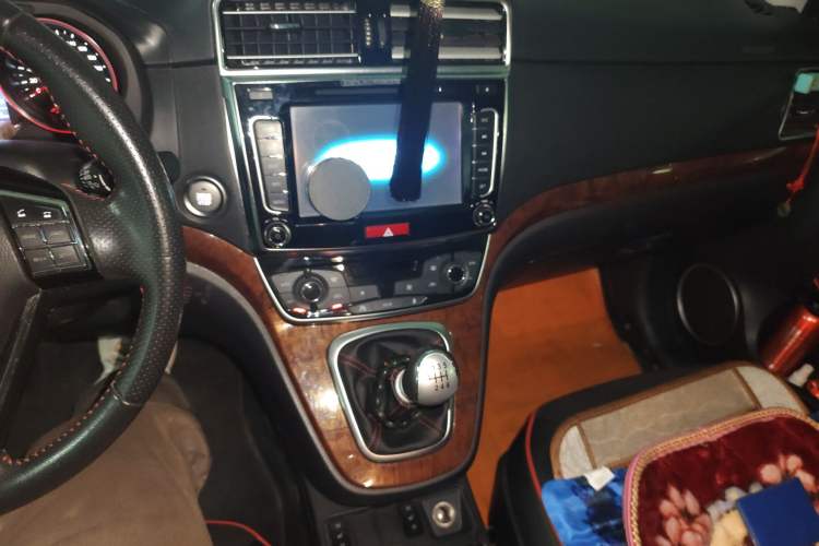 Used Haval H6 2015 Revised Version Sport Edition 1.5T Manual Transmission Two-Wheel Drive Elite Grade
