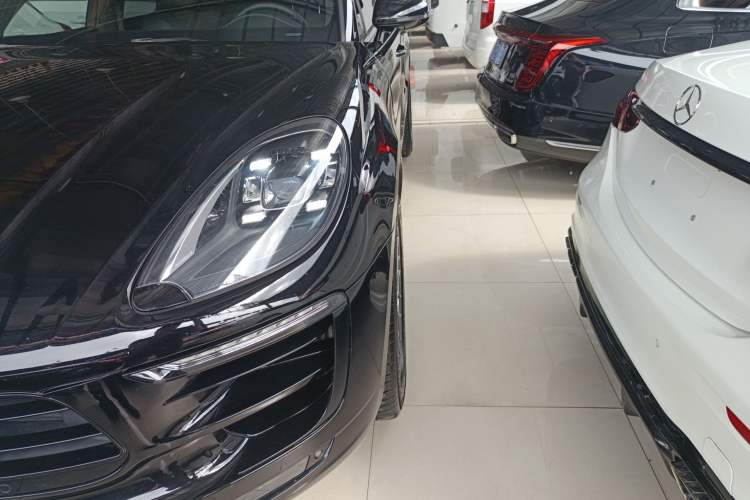 Used Porsche Macan 2017 Macan Turbo 3.6T