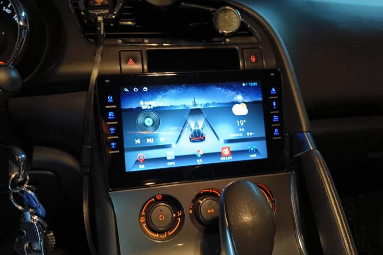 Used Peugeot 3008 2016 1.6THP Automatic Classic Edition Audio And AC Panel