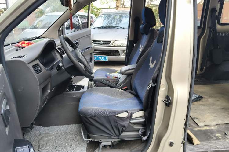 Used Wuling Rongguang V 2016 1.5L Standard Version Left Front Seat