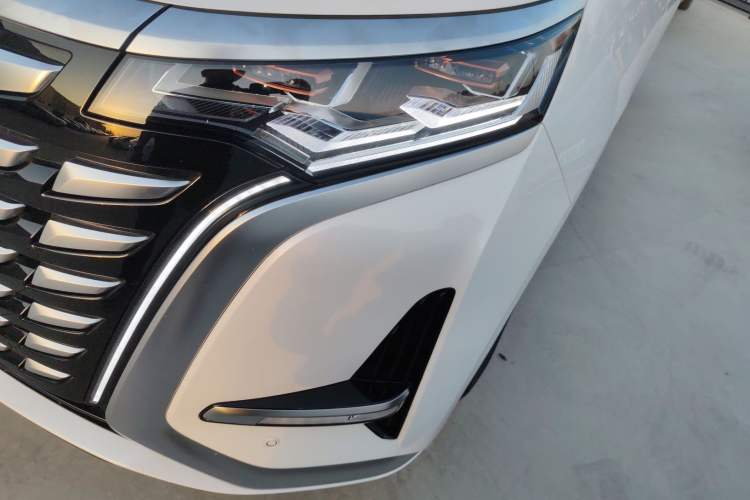 Used Denza D9 2022 DM-i 970 Four-Wheel Drive Flagship Model