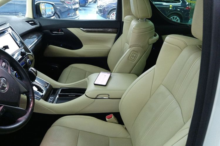 Used Toyota Alphard 2019 Dual-Engine 2.5L Luxury Edition
