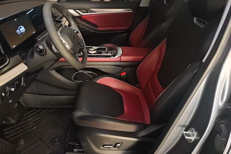 Used SOL QX 2021 300T DCT Deluxe Smart Connectivity Version