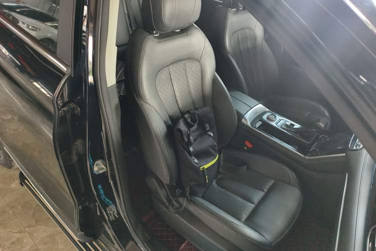 Used JETOUR X90 2021 1.6T DCT Shadow Edition 7-Seater
