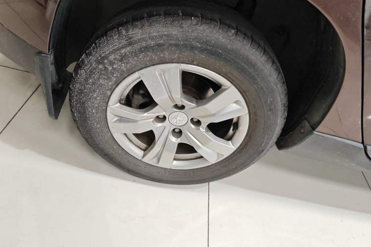 Used Peugeot 2008 2014 1.6L Automatic Trend Edition Exterior 5