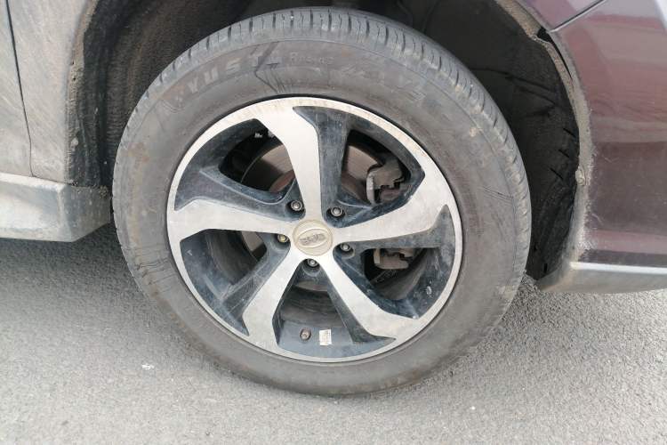 Used BYD S7 2016 2.0T Automatic Prestige Plus Right Front Wheel Hub