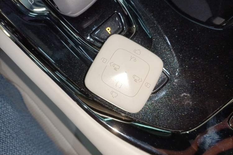 Used Zeekr 009 2024 7-Seater Walk-Through Version Four-Wheel Drive 108 kWh