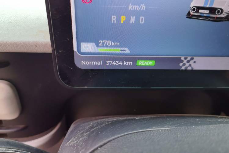 Used SAIC MAXUS Dana V1 2024 V1 Short Wheelbase Low-Roof Multi-Function Version (51 kWh)
