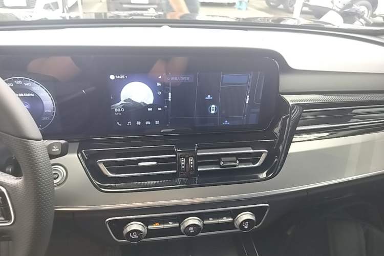 Used Hongqi HS5 2023 2.0T Qixiang Pro Edition
