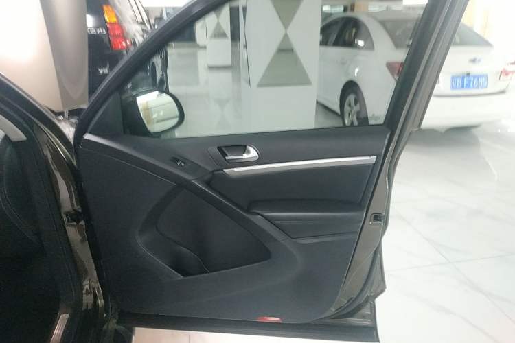 Used Volkswagen Tiguan L 2015 1.8TSI Automatic Two-Wheel Drive Luxury Model