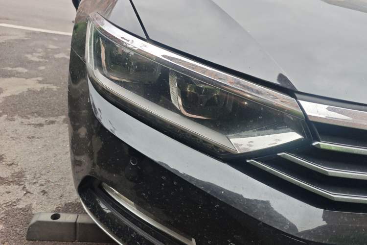 Used Volkswagen Magotan 2019 330TSI DSG Leading Model China VI Standard Right Front Headlight