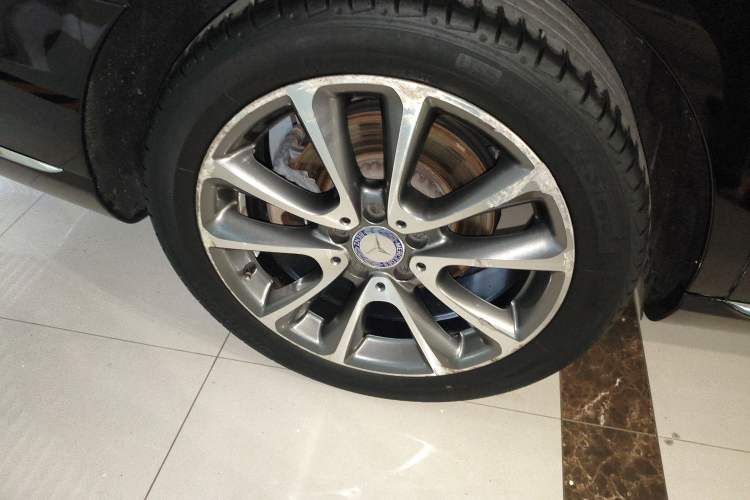 Used Mercedes-Benz E-Class 2016 E 300 L Stylish Model Right Rear Wheel Hub