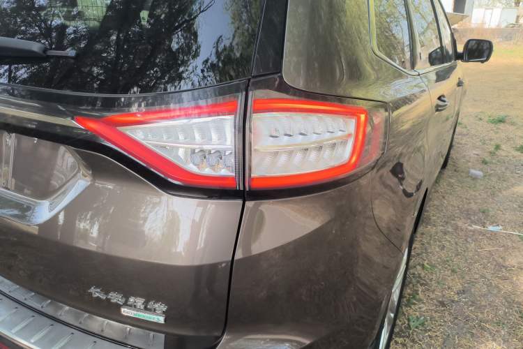 Used Ford Edge 2016 EcoBoost 245 Two-Wheel-Drive Titanium 7-Seater
