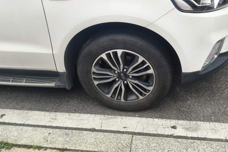 Used Geely Auto Vision X6 2016 1.3T CVT Flagship Model Right Front Wheel Hub